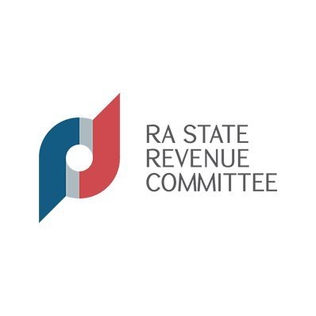 Arman Mamyan teaching at the RA State Revenue Committee Training Center